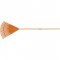 Vassoura pl�stica para jardim com 26 dentes, cabo em madeira 120 cm, laranja, 77850781 TRAMONTINA